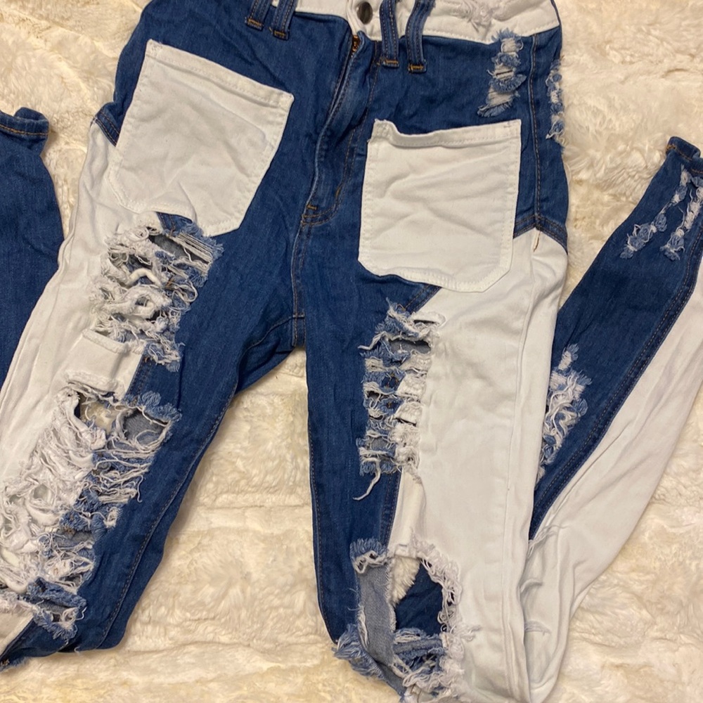Akira 4 pocket ripped ripped ripped & holey jeans